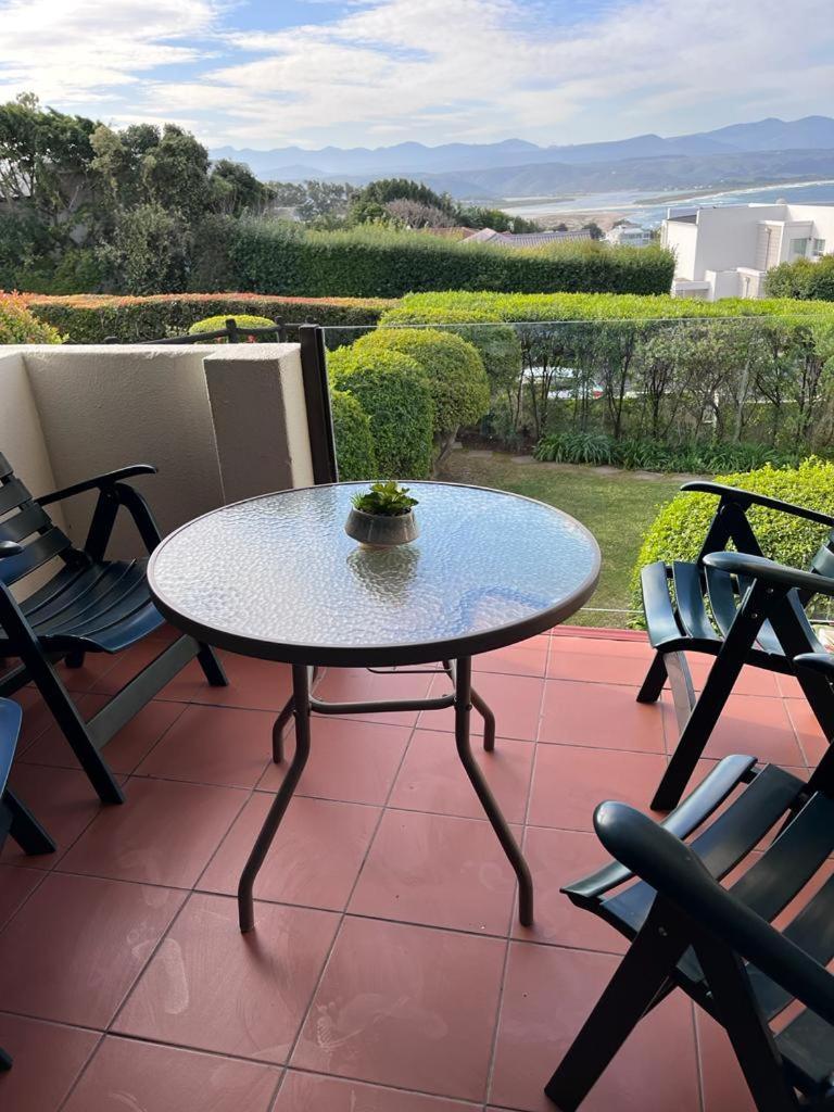 Seaviews From Arrowood