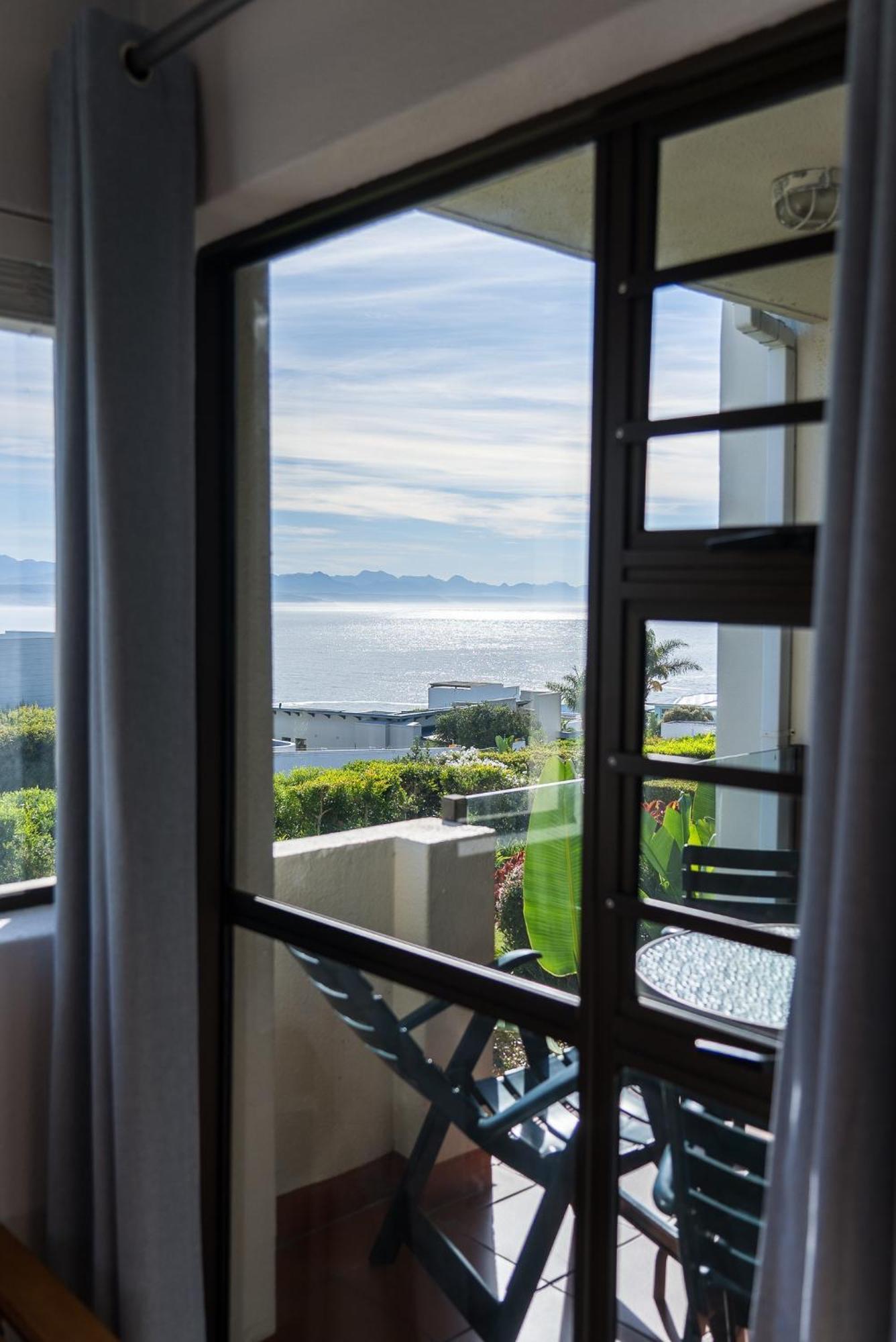 Seaviews From Arrowood Apartment *