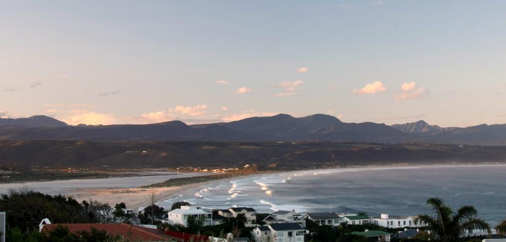 Seaviews From Arrowood Apartment