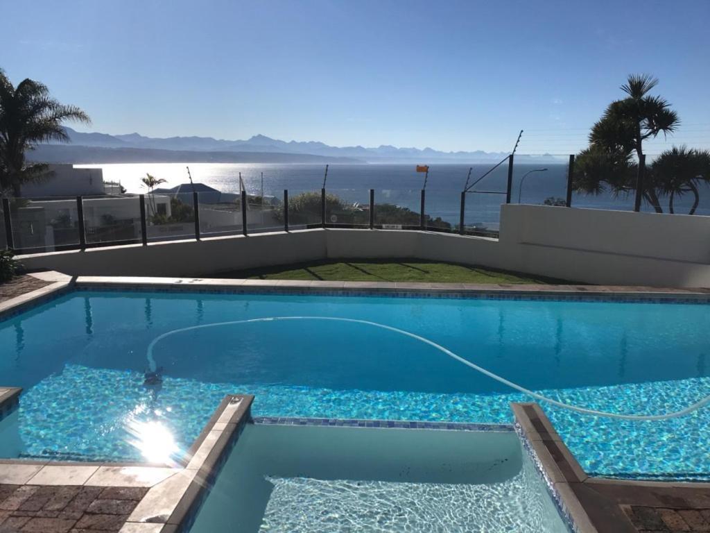 Seaviews From Arrowood Apartment *